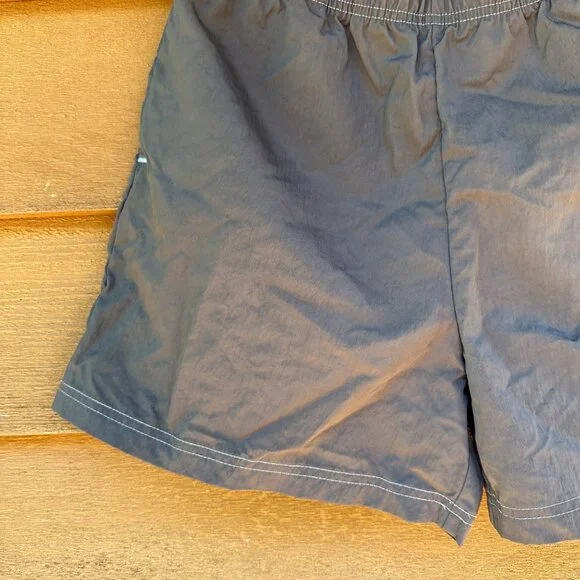 Nike Woman’s Running Gray With Pockets NWOT Shorts Size M - Picture 3 of 13